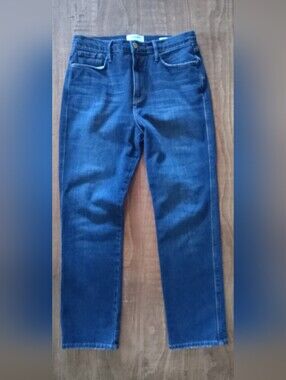 Frame Denim Le Sylvie Crop in Dark Blue Size 29